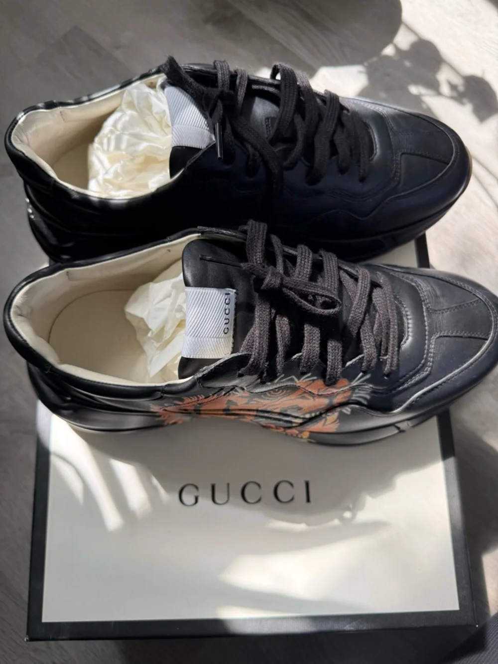 GUCCI MENS LEATHER SNEAKERS SIZE 9 - Picture 8 of 14